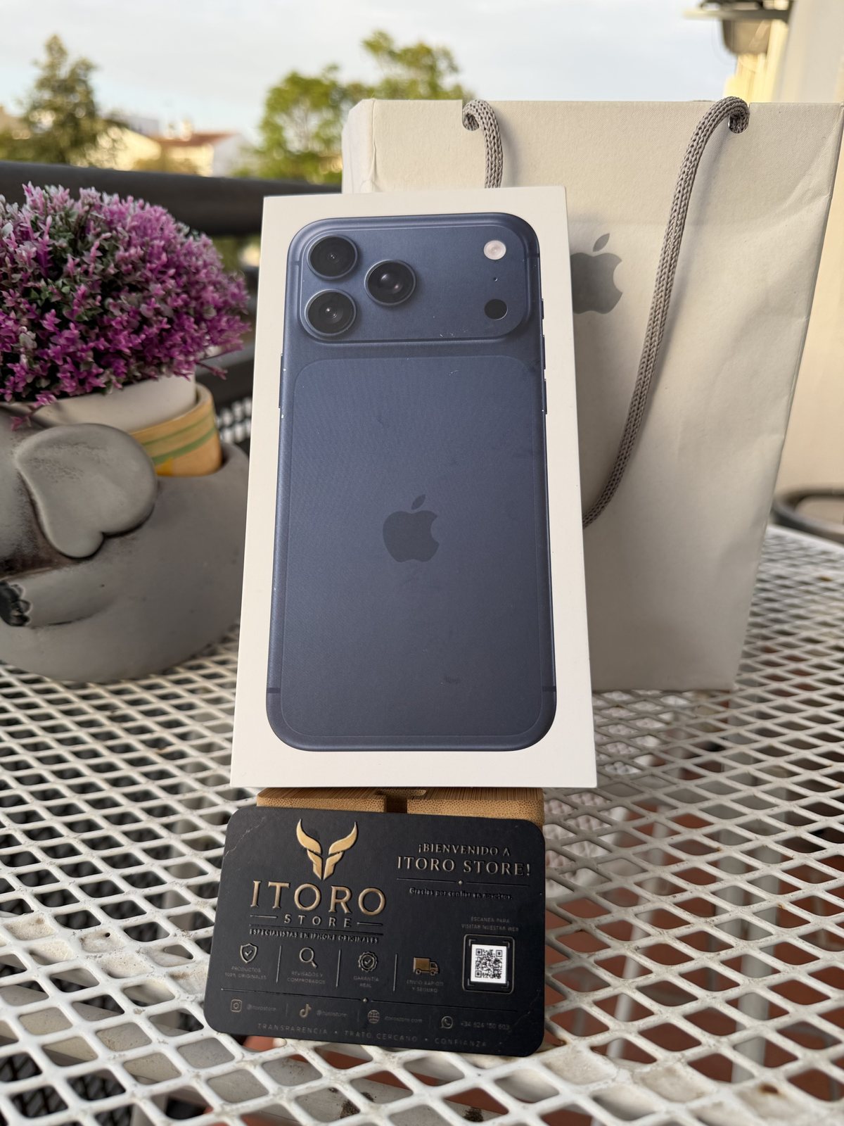 iPhone 17 Pro Max 256 GB Azul Profundo precintado - foto real ITorostore